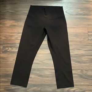 NWOT black lululemon crop